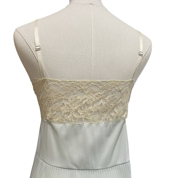 Vintage 50s Pastel Blue Sheer Nylon Crystal Pleated Lacy Full Slip Dress Size 34 - Picture 9 of 12